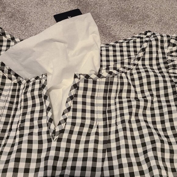 😳BUY 1,GET 2 FREE😳 NWT checkerboard plaid shirt woth ruffle sleeves, v neck - Picture 3 of 5